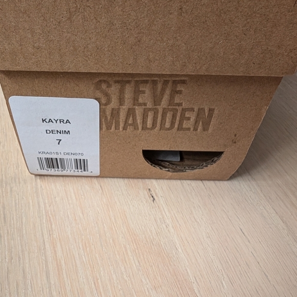 STEVE MADDEN Kayra Denim Slide Sandals w/ Silver Stud Eyelet Rivet 7 Blue Tan - Picture 5 of 5